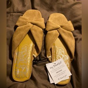 Yellow slide sandals size 11 Addie by DV